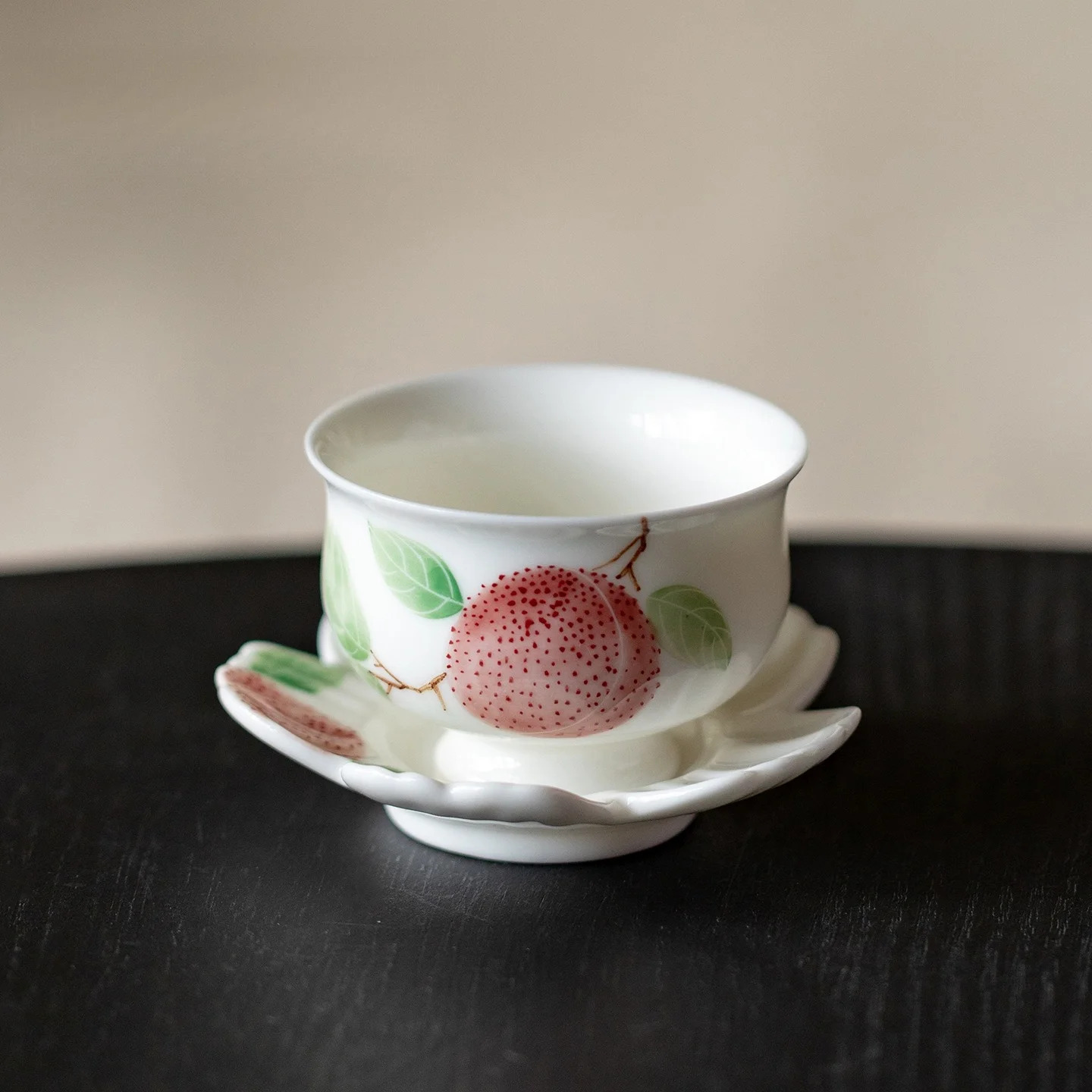 Hand Painted Famille Rose Lychee Stemmed Master Cup Ceramic Tasting Cup For Ladies Tea Room Home Holiday Decor Gift