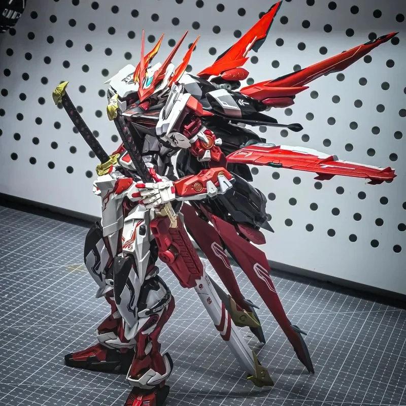 레드 드래곤 헤리시스 1/100 스케일 MB 스타일 MG 조립 모델 키트 스탠드 포함 워터 데칼 대량 장난감 및 취미 수집품