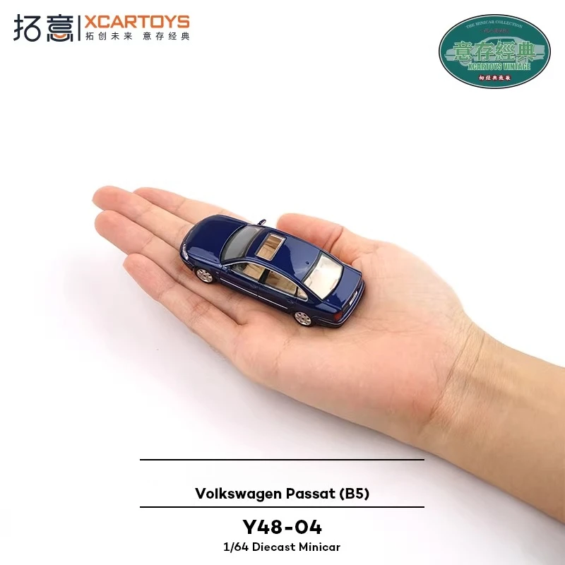 

XCARTOYS 1/64 Alloy Business and Civilian Volkswagen Sedan Collection Ornament Fifth-generation Passat Car Model Y48-04
