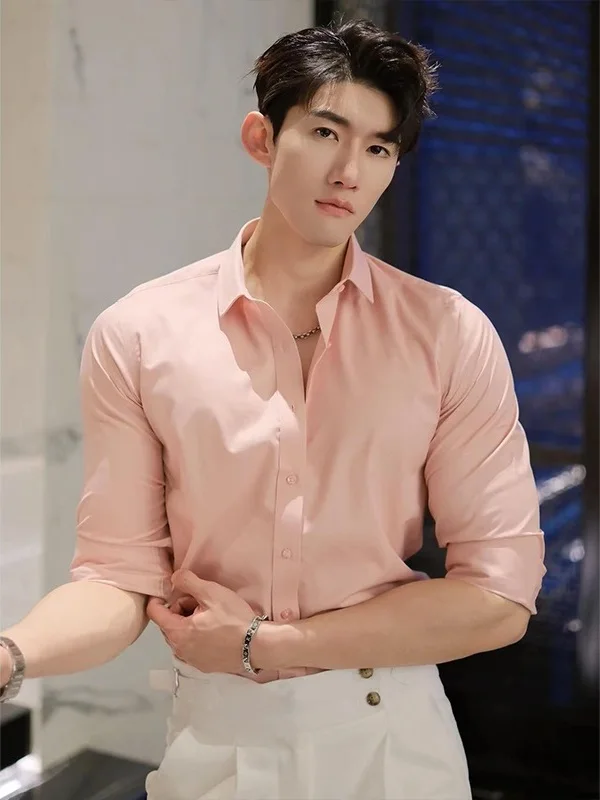 

Розовая длинная рубашка для мужчин, повседневная, в стиле британской моды, для ношения под костюм, молодежная, однотонная, на пуговицах