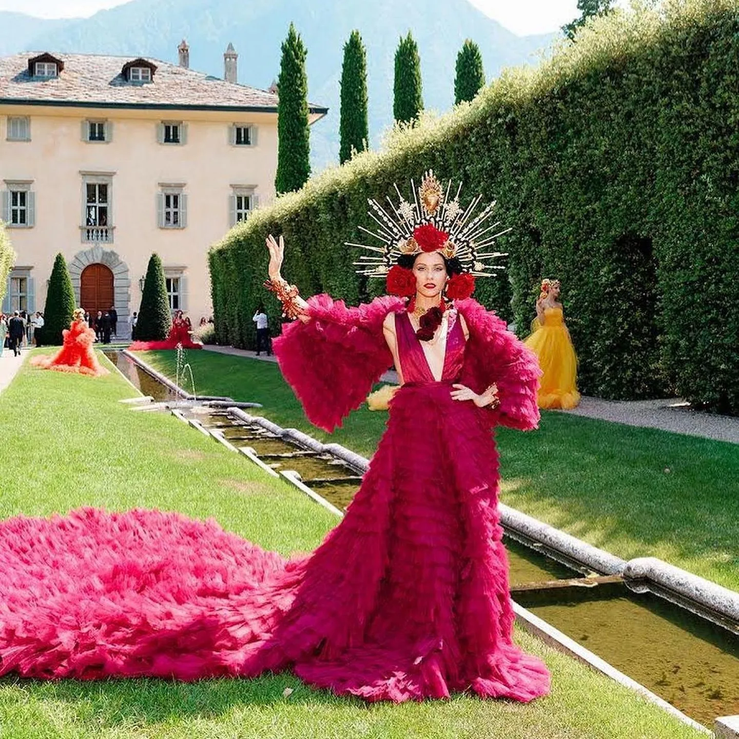 Amazing Fuchsia Fluffy Tiered Tulle Maxi Gowns With Long Train Sexy Deep V-neck Puff Sleeves Tutu Tulle Bridal Dresses