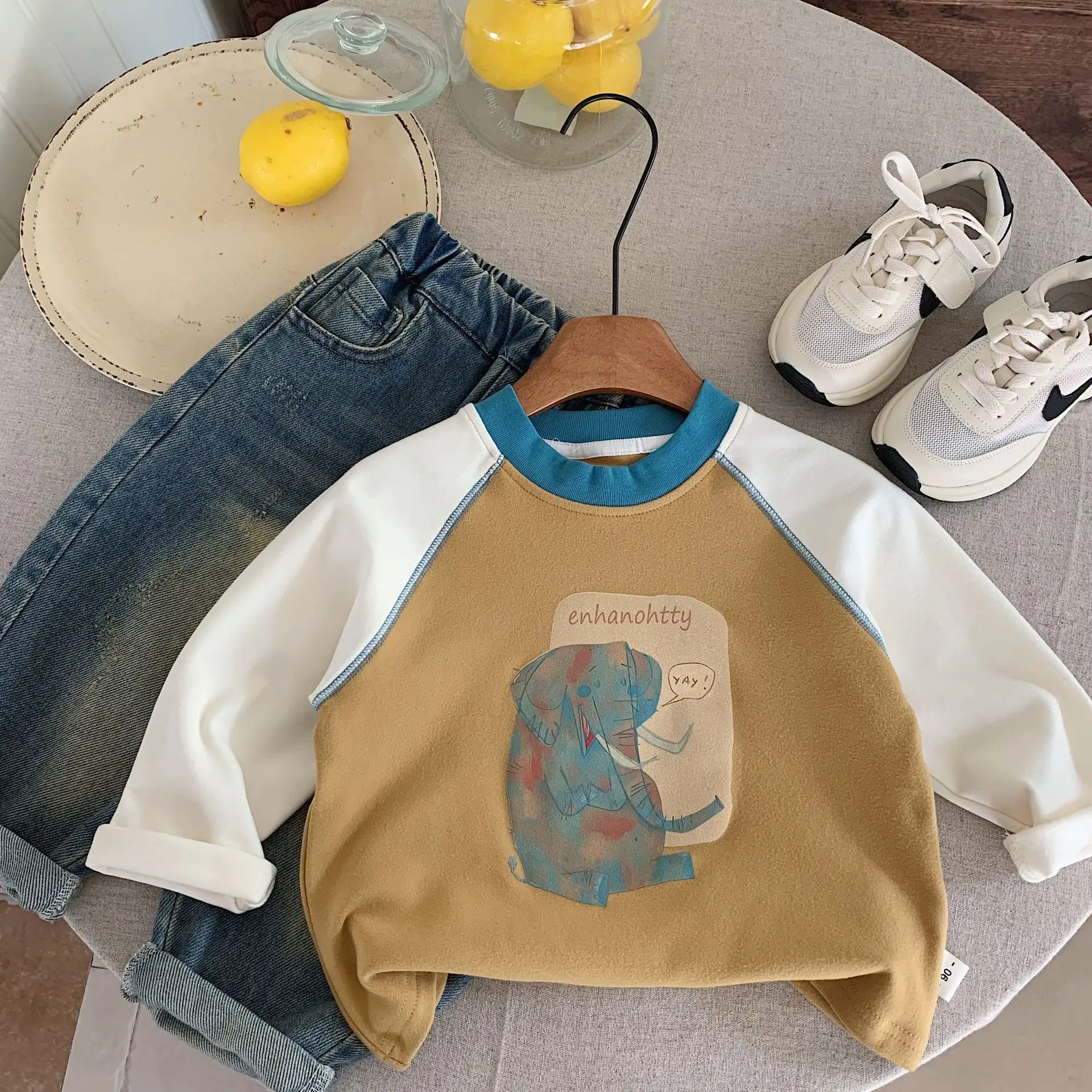 Childrens Top 2025 Winter New Korean Version with Velvet Bottom Coat and Hooded  Fashionable Versatile Simple Stylish Daily Wear