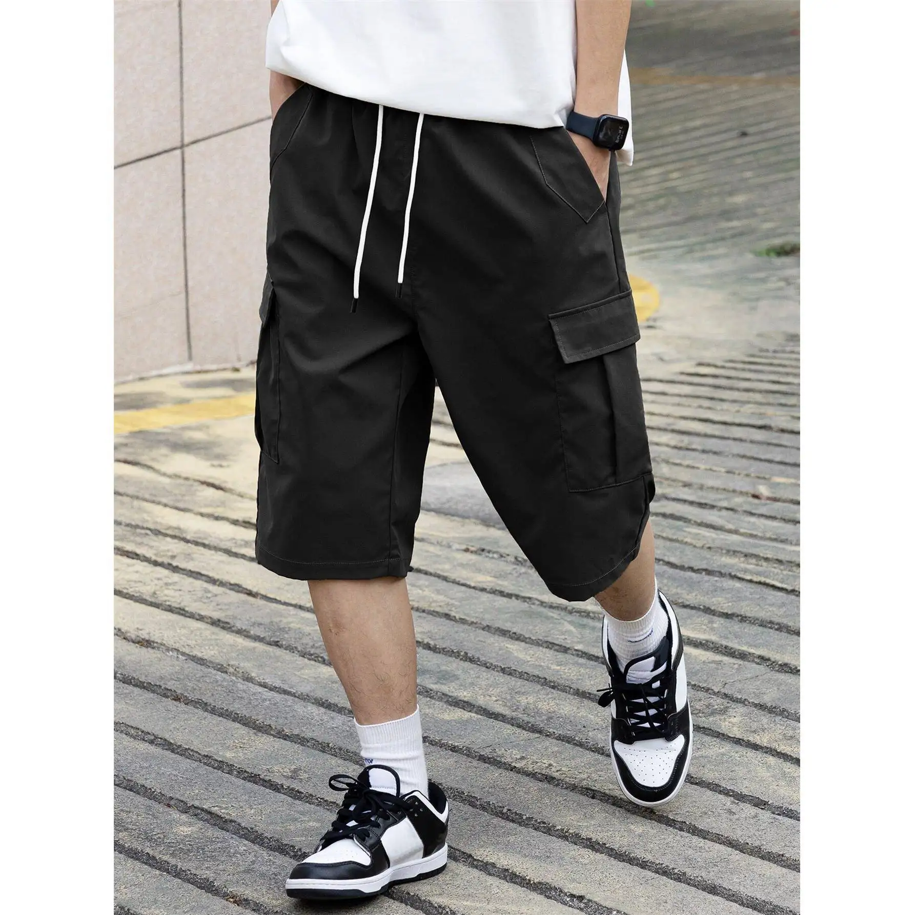 Outdoor Casual Loose Fit Workwear Shorts with Big Pockets Five Inches Straight Leg Korean Style Men's Pants Black