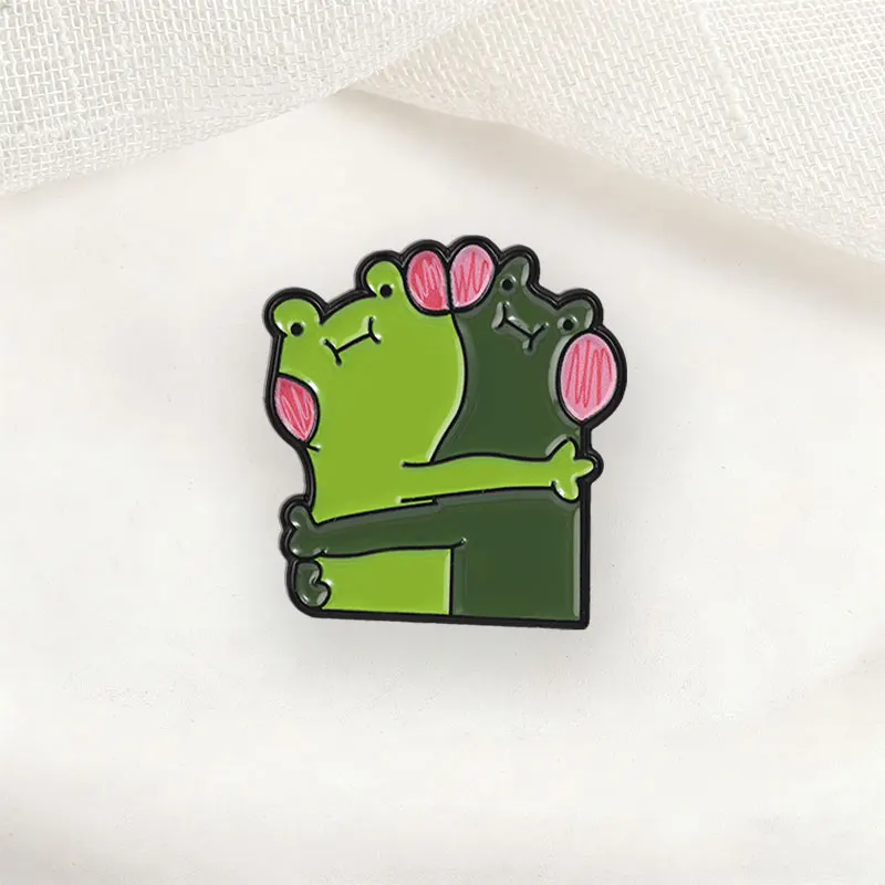 Niedliche Umarmende Frosch-Emaille-Anstecknadel Zweifarbiger Grüner Ton Rosa Rouge Cartoon-Tier-Brosche Reversnadel für Kleidungsdekoration – Detail 6