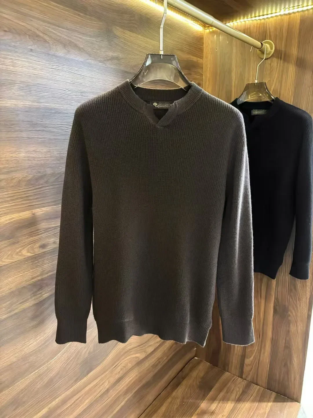 BILLIONAIRE SIJITONGDAMen's Premium Wool And Cashmere Sweater, Cashmere Blend Round Neck Small V-neck, Fashionable And Versatile