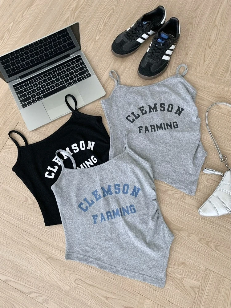 Słodki szyk, estetyka lat 2000, moda koreańska, retro, styl Y2K, zestaw, strój do pracy, garnitur damski, odzież damska, nowości, komplety.