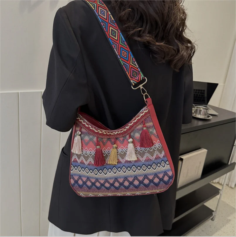 Vintage Women's Bag Tassel Bohemian Style Handwoven Crossbody Bag For Lady Bag Shoulder Bags Ladies Tote bag Shopping Bag