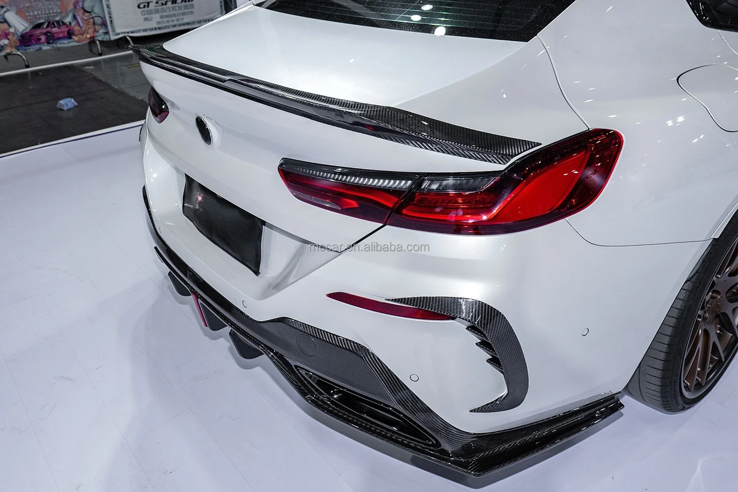 جناح سيارة على شكل شفرة لسيارة BMW 8 Series M8 840i 4 أبواب من ألياف الكربون الجافة سبويلر خلفي من الألياف اللامعة جناح فاصل صندوق السيارة
