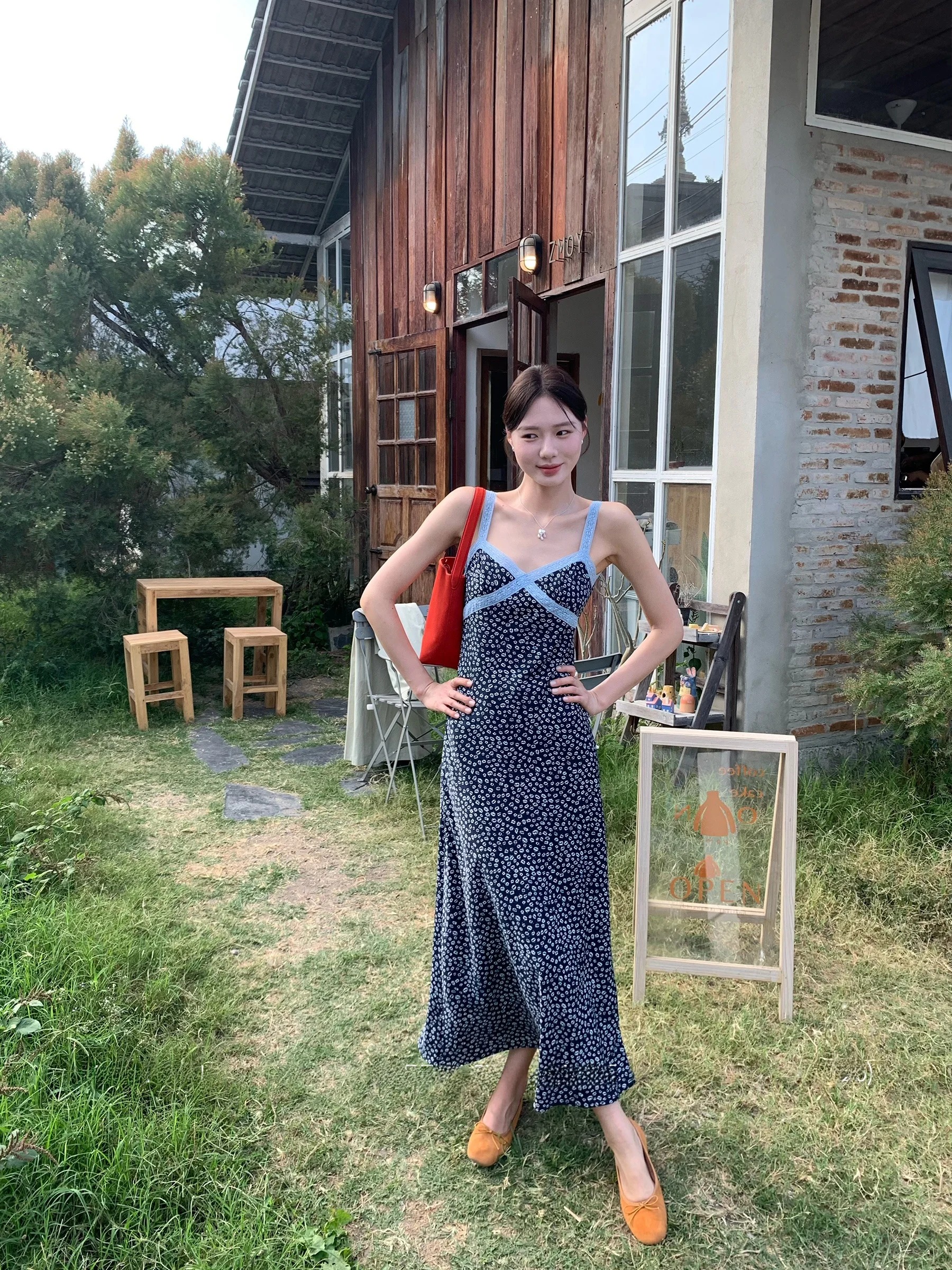 

Платье для офиса с V-образным вырезом, цветочным кружевом и завышенной талией, корейская версия, из полиэстера