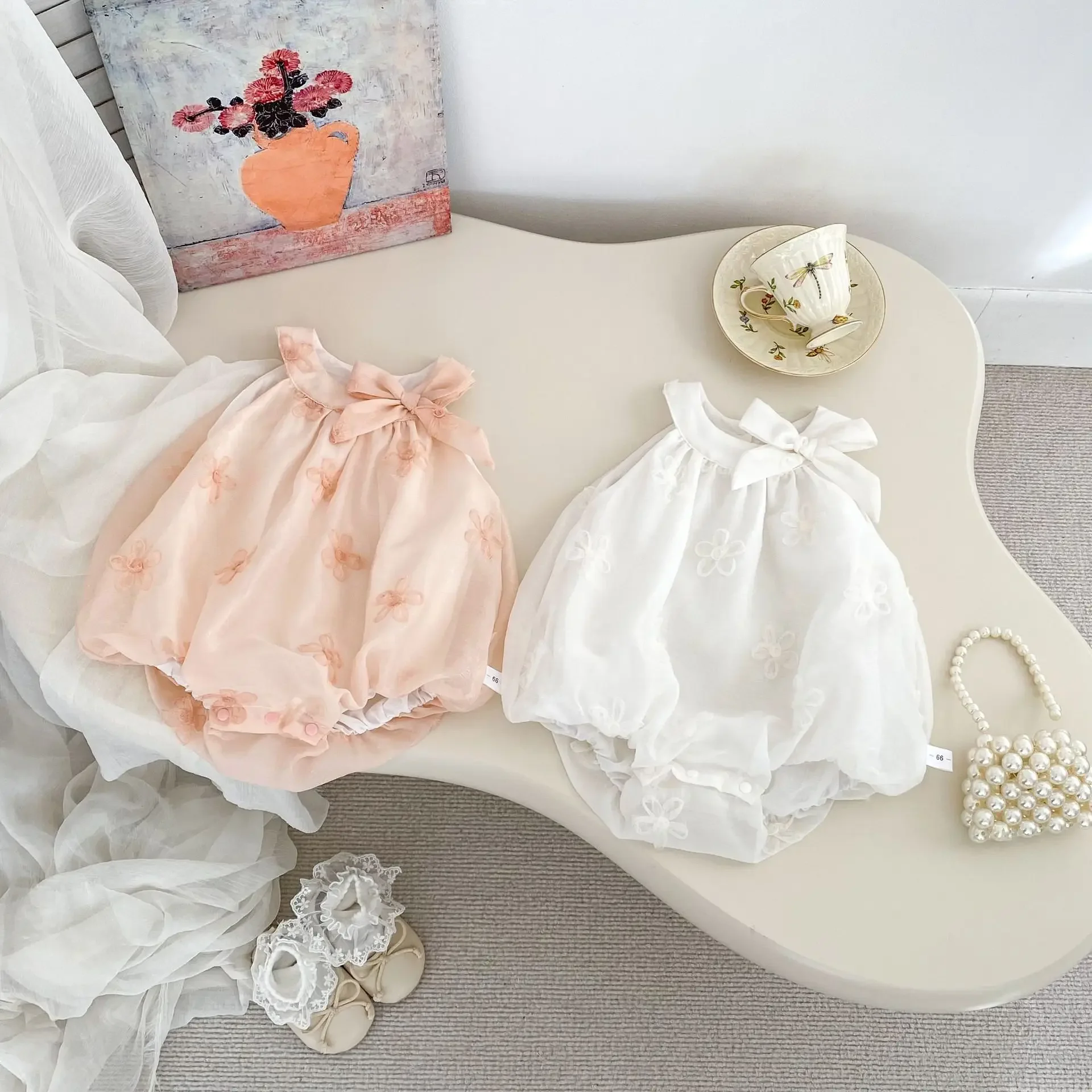 

INS Summer Baby Girl French Flower Embroidered Bow Baby Jumpsuit One Year Old Photo Crawler