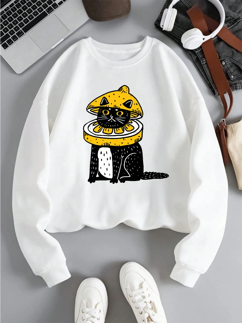 

Black Cat And Lemon Sweatshirt Women Cartoons Printing Hoodie Fleece Warm Crewneck Loose Pullover Autumn Comfortable Female Tops