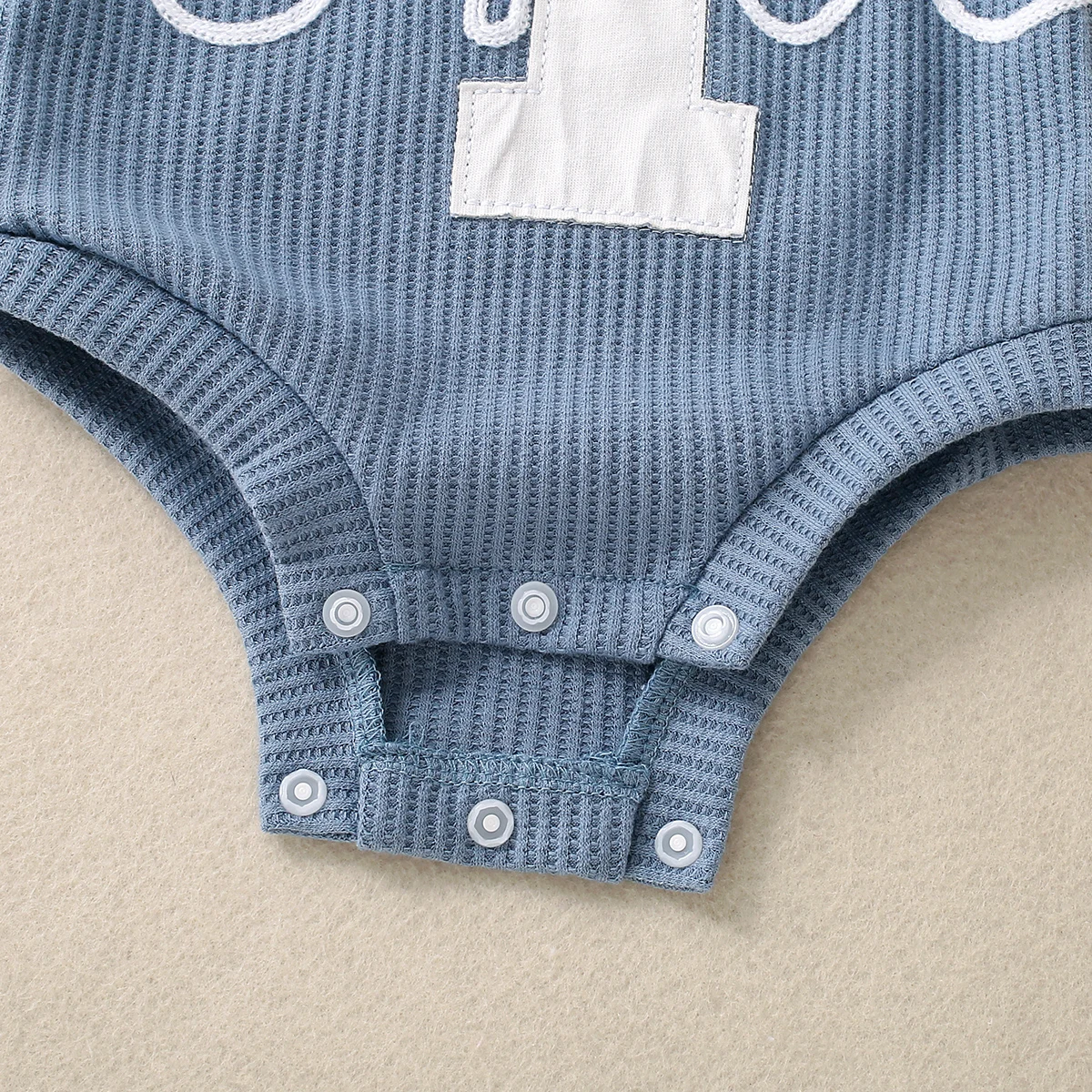 Pagliaccetto a triangolo ricam - Baby Clothing Neutral recensione e prezzo