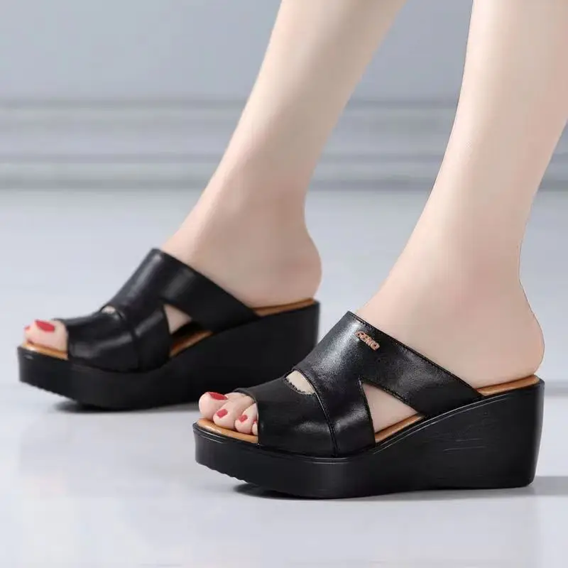 

New Women's Summer Leather One Word Wedges Slippers Thick Sole Non Slip Outdoor Slippers Elevator Slippers Sandals