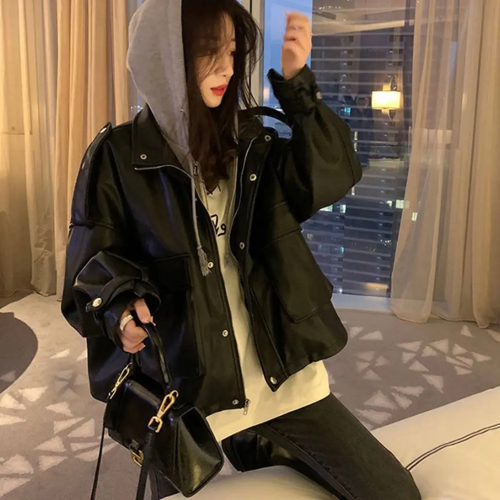 Jaqueta de couro PU preta feminina forrada de lã estilo motociclista curto primavera outono moda conjunto de duas peças