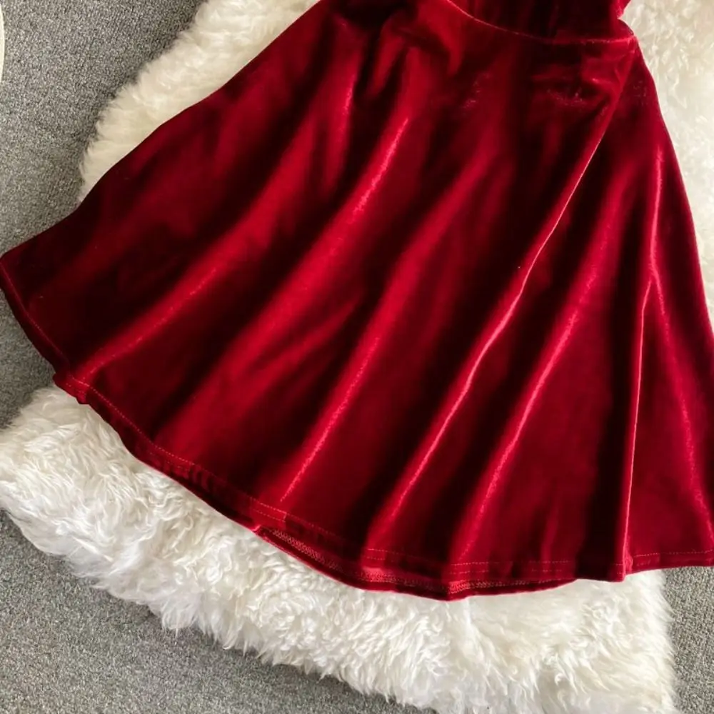 エレガントなパールストラップベルベットスリムスリングドレス V ネック薄いベルベットプリンセスドレスノースリーブハイウエストチェリーゴールドドレス夏