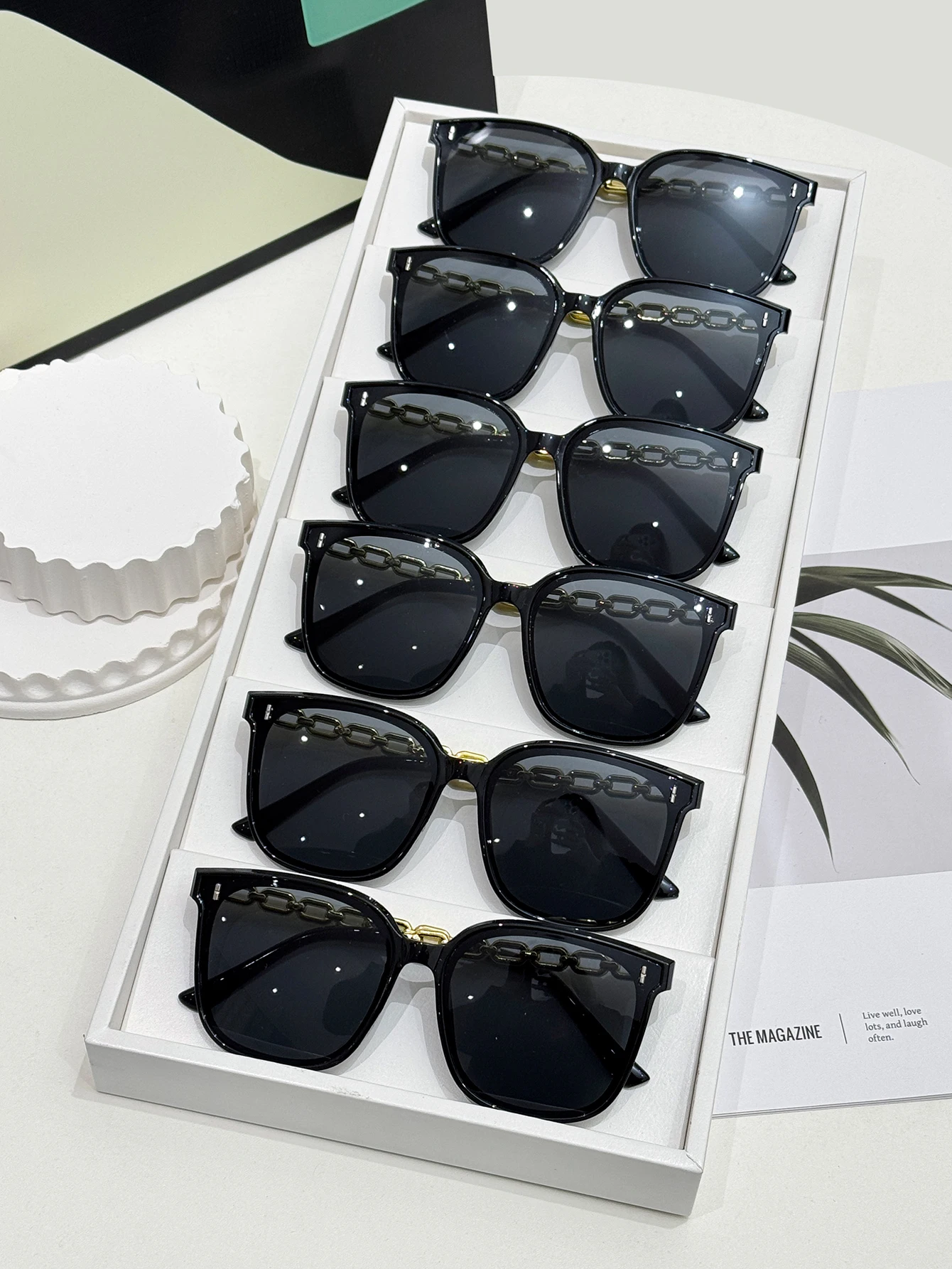 6-teiliges übergroßes Sonnenbrillen-Set mit quadratischem Rahmen, schwarze Kombination mit Nieten-Design, Kettenbügeln, trendiger Street-Style-Outdoor-Aktivität