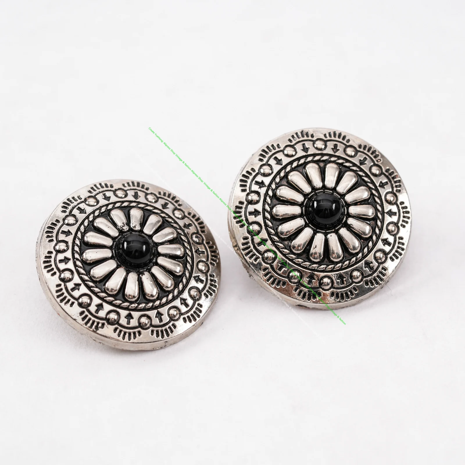 10pcs 30X30mm Western Flower Hair Bobbles Bling Silver Tribal Bead Flower Engraved Leathercraft Metal Shank Conchos Button