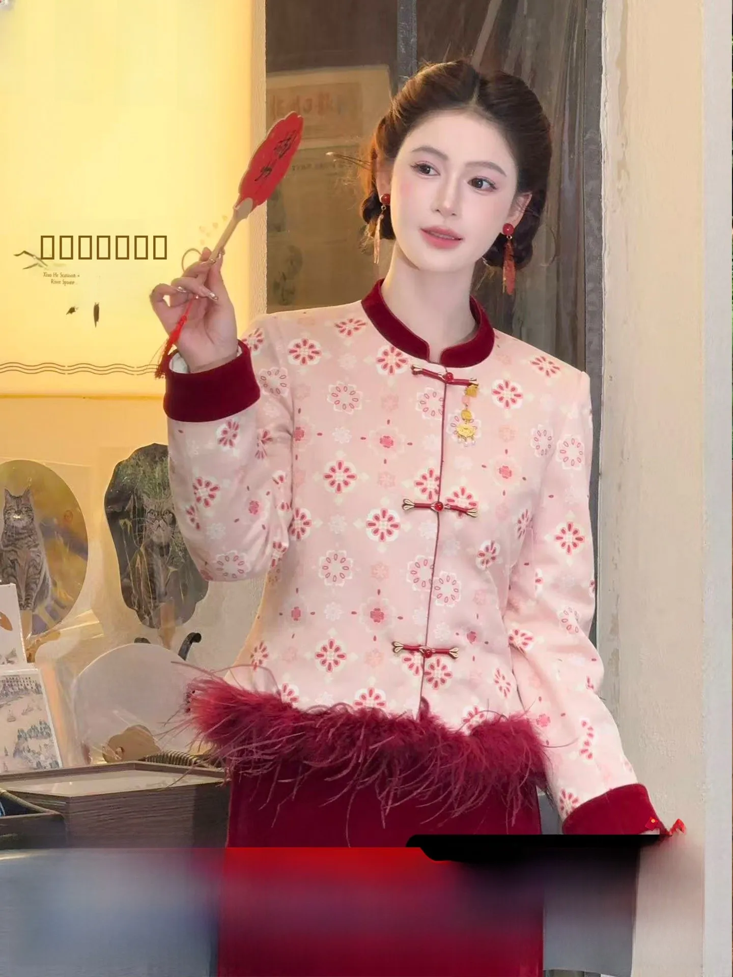 

Новый китайский комплект: красно-розовая зимняя куртка из страусиных перьев и юбка с цветочным узором, утепленный, с растительным принтом