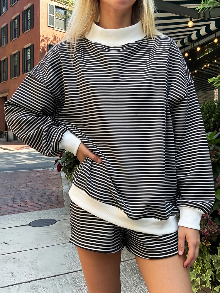 Weird Puss Stripe Patchwork 2-teiliges Set für Damen, T-Shirt mit Rundhalsausschnitt und langen Ärmeln + Mini-Shorts, lässiger, schlichter und bequemer Alltagslook – Detail 23