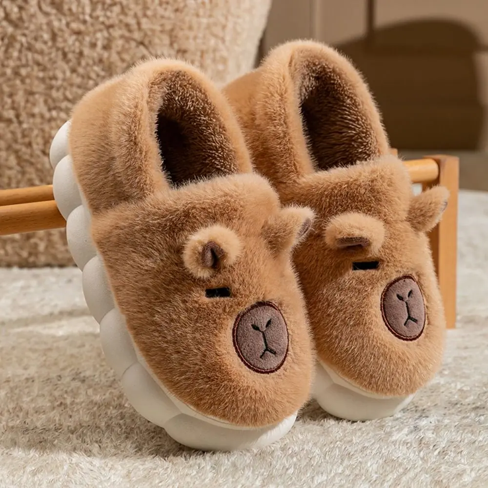 Homewear Capibara Pantofole in peluche Morbide antiscivolo Pantofole pelose in cartone animato Addensare calde scarpe invernali in cotone con suola spessa per interni