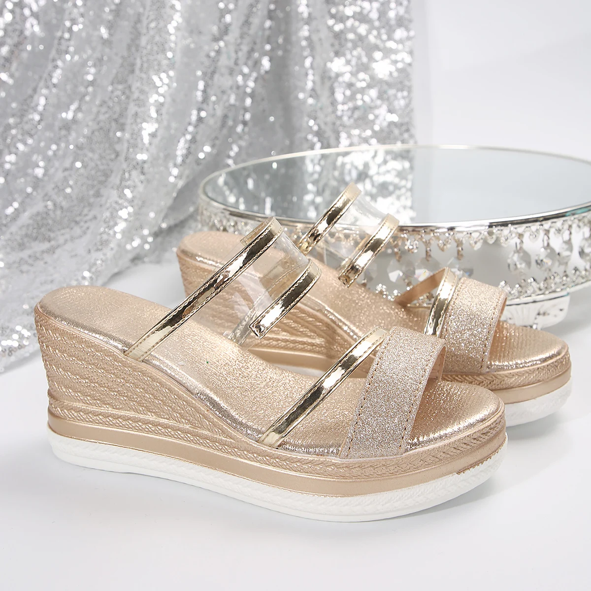 Women Wedges Slippers 2024 Summer New Silver Buckle Sandals Non-Slip Thick Sole Platform Slippers Beach Chunky Slides Women