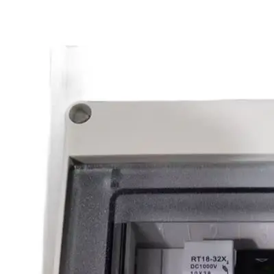 600V Solar Combiner Box 1In1Out IP65 Rated PC + Plastic Housing with 63A DC Breaker for Rooftop PV Applications