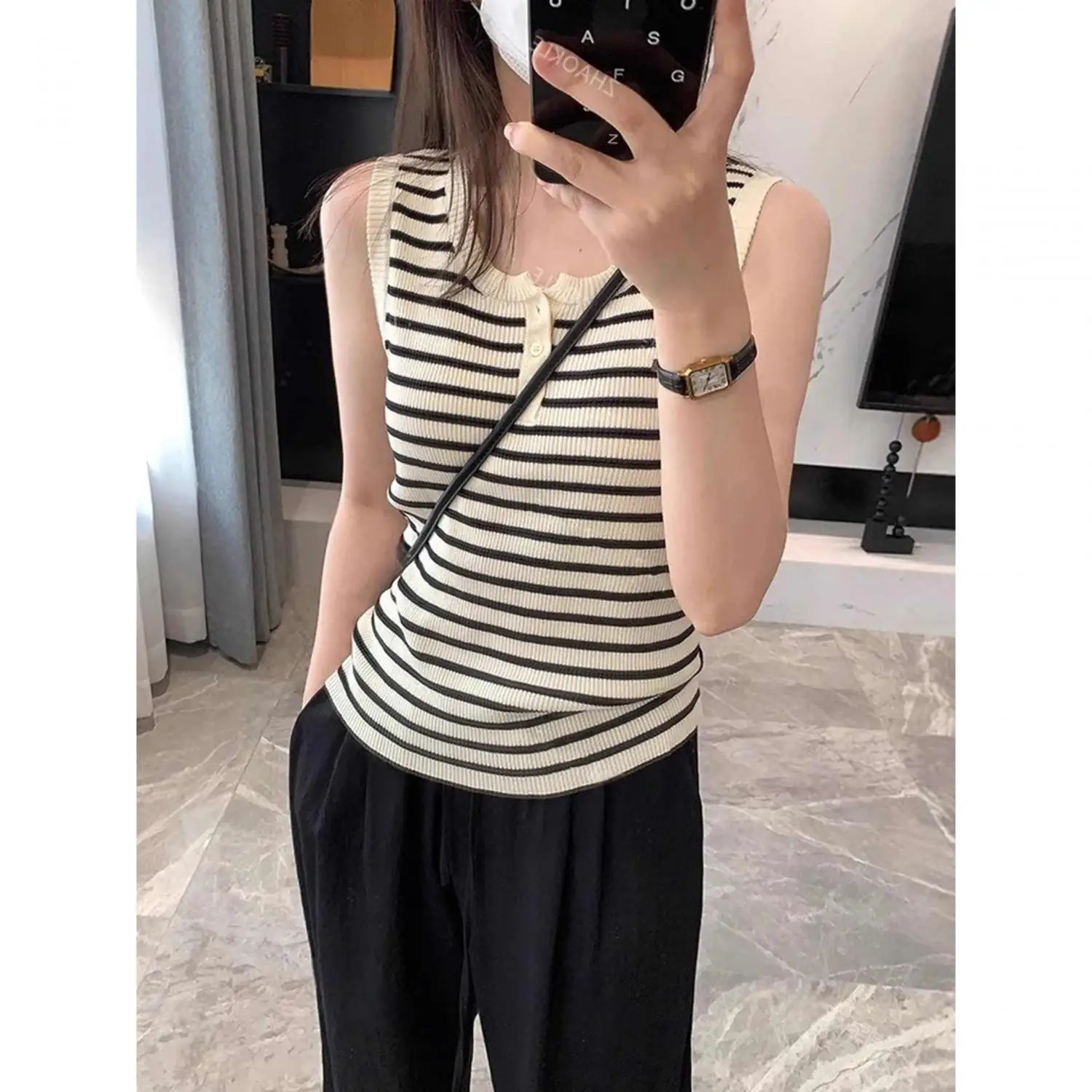 여성 니트 라운드 넥 베스트 2025 봄 여름 슬림핏 단색 이르트 아우터웨어 캐주얼 편안한 탑