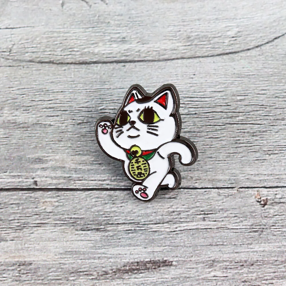 Turbo Granny Cat Running Lapel Pin Cute Cartoon Dandadan Lucky Cat Badge Funny Jewelry Decoration