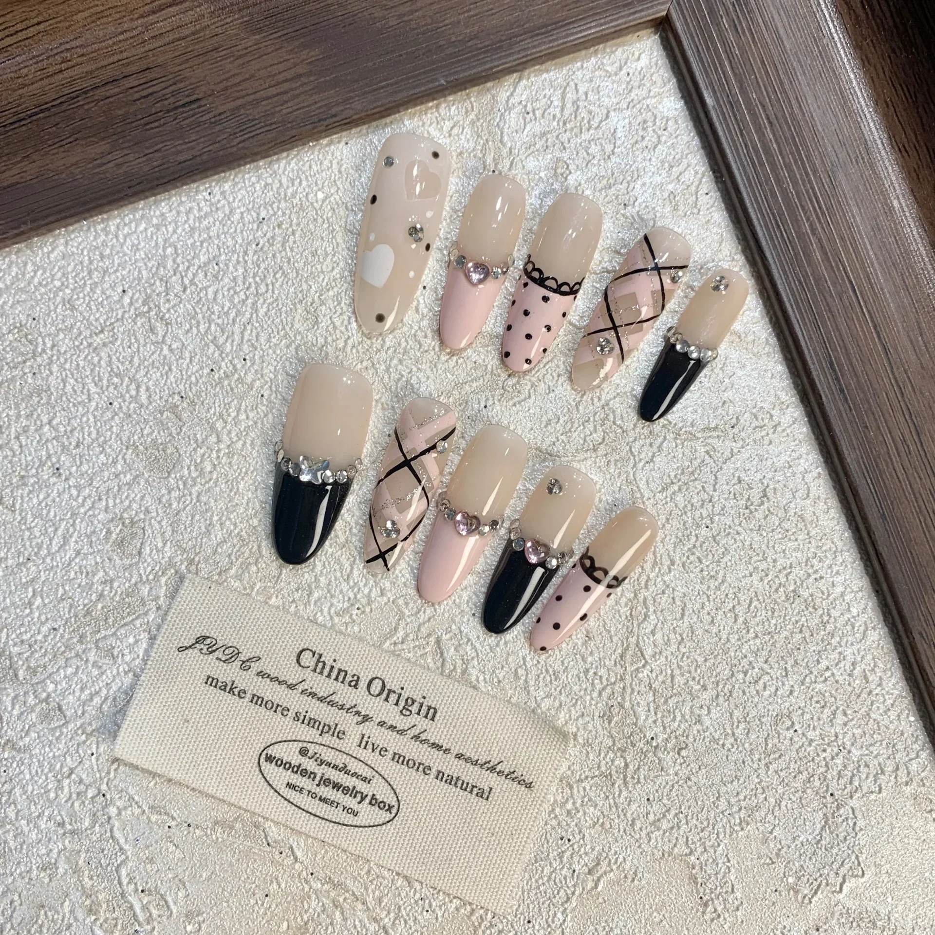 Press On Nails Handmake French Plaid Love Cute and Gentle Style Fake Nail Patches Removable and Reusable