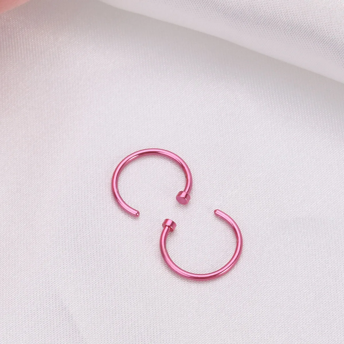 2 قطعة التيتانيوم الصلب الأنف الدائري 10 مللي متر الوردي C-شكل المفتوحة هوب الجراحية الصف غير سامة مريحة للجنسين ارتداء اليومي مجوهرات ل #2