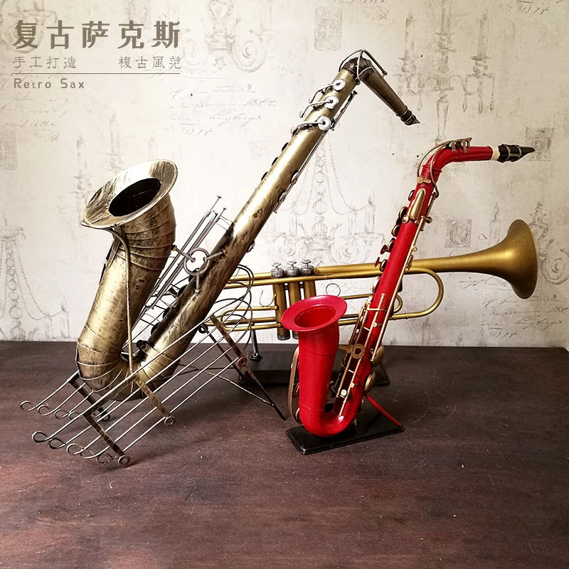 Retro Western musical instrument model saxophone wrought iron kitchen window decoration wedding photo studio photo props handicr