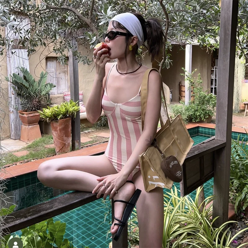 

2026 New Women's One-Piece Stripe Steel Support Sexy Beautiful Pure Desire Hot Spring Bathing Suit Casual Swimwear Beach Scene