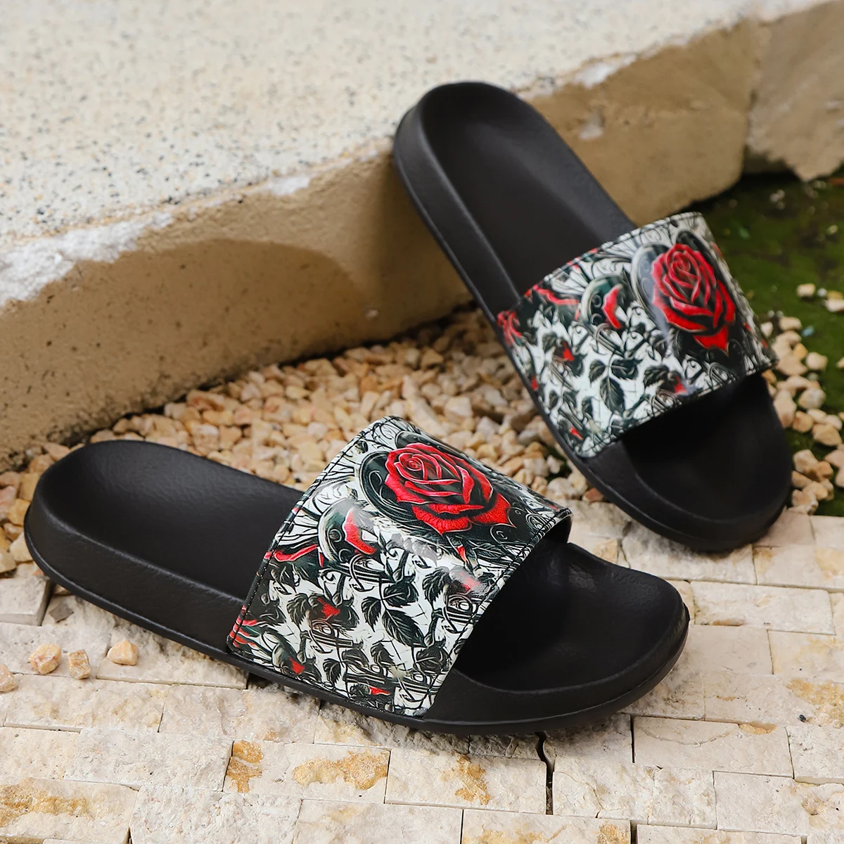 

Summer Women's Casual EVA Soft-soled Slippers, Comfortable and Breathable Red Rose Printed Indoor and Outdoor Flip Flops