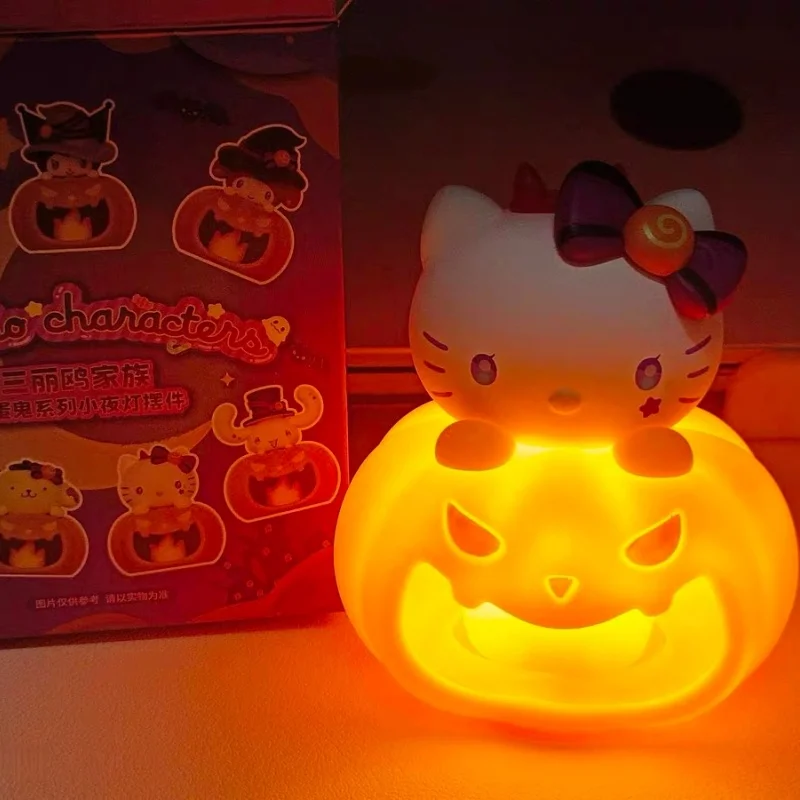 

Подлинная серия Kuromi Troublemaker Хэллоуин Тыква Ночник Подарок Тыква Аниме Настольный Орнамент Изголовье Ночник CuteToy