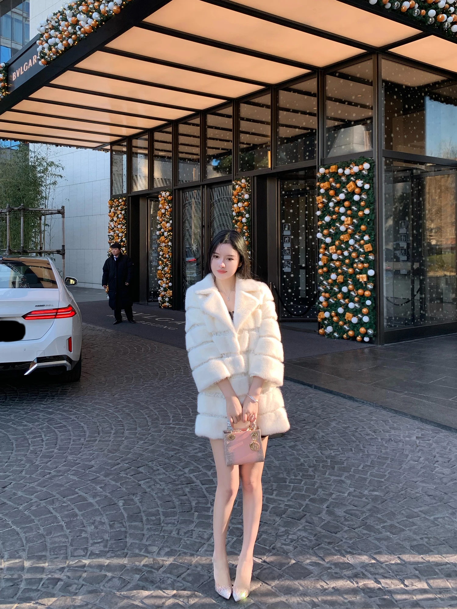 

Пальто из искусственного меха Swan Luxury Thiened Warmth с кружевными вставками, винтажное, из частной коллекции, женская верхняя одежда