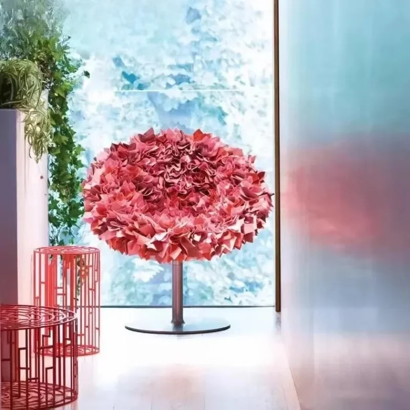 Nordic creative light luxury fiberglass petal chair, flower home living room personalized single leisure chair