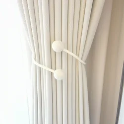 Handcrafted Wooden Ball Curtain Tiebacks as Simple Decorations, Suitable for Living Room and Bedroom Home Decorations.
