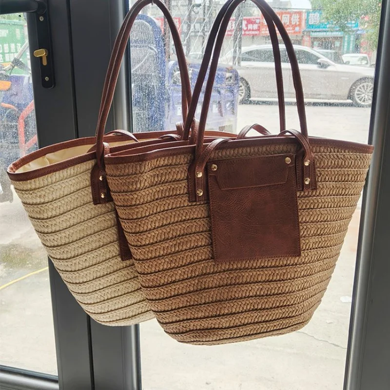 

Trendy Crossbody Bag Women Fashionable Design With Logo Casual Vintage Style Paris Chic Everyday Luxury