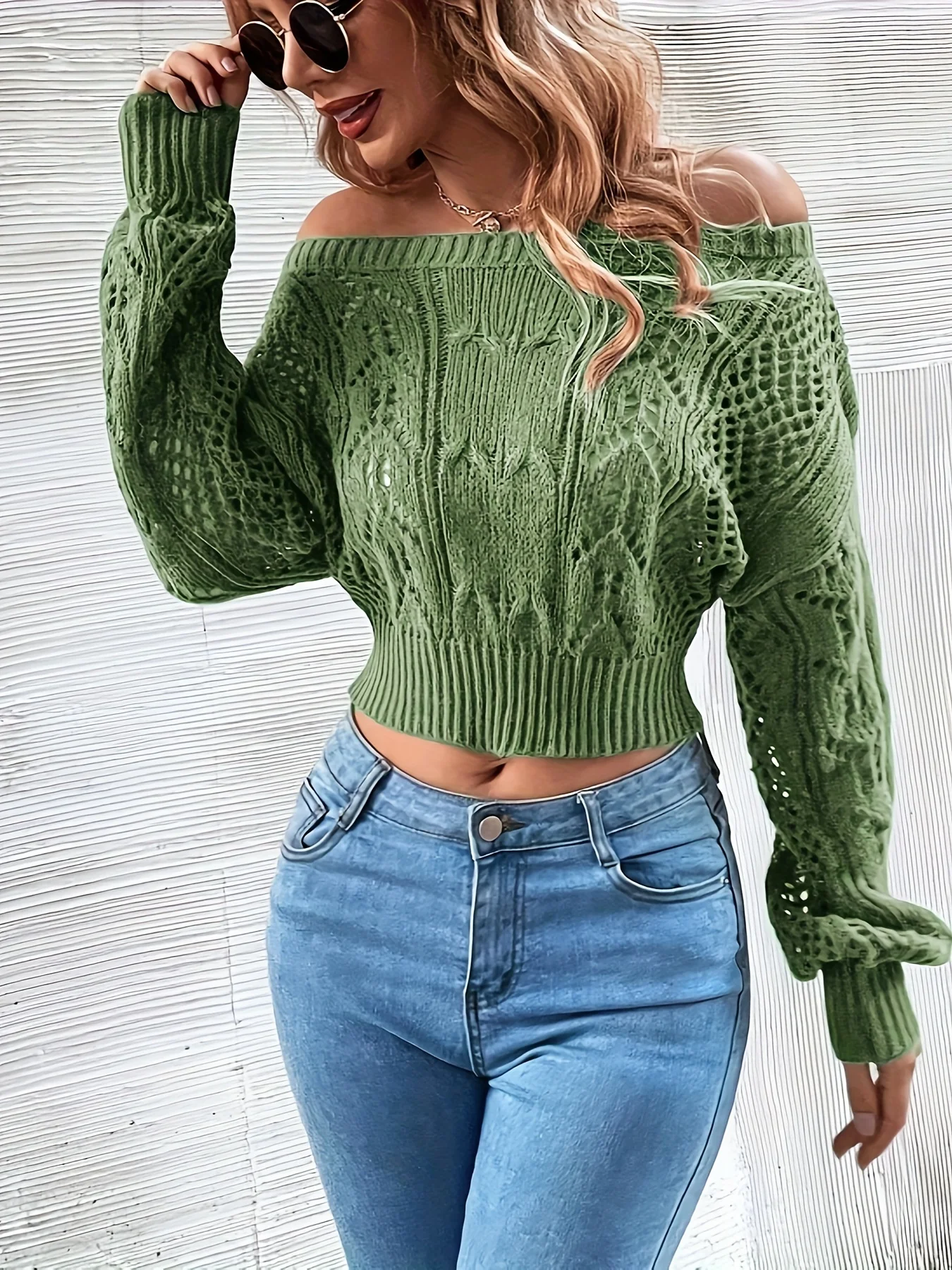 Women\'s fall and winter off-shoulder long sleeve hollow knit crop top sweater