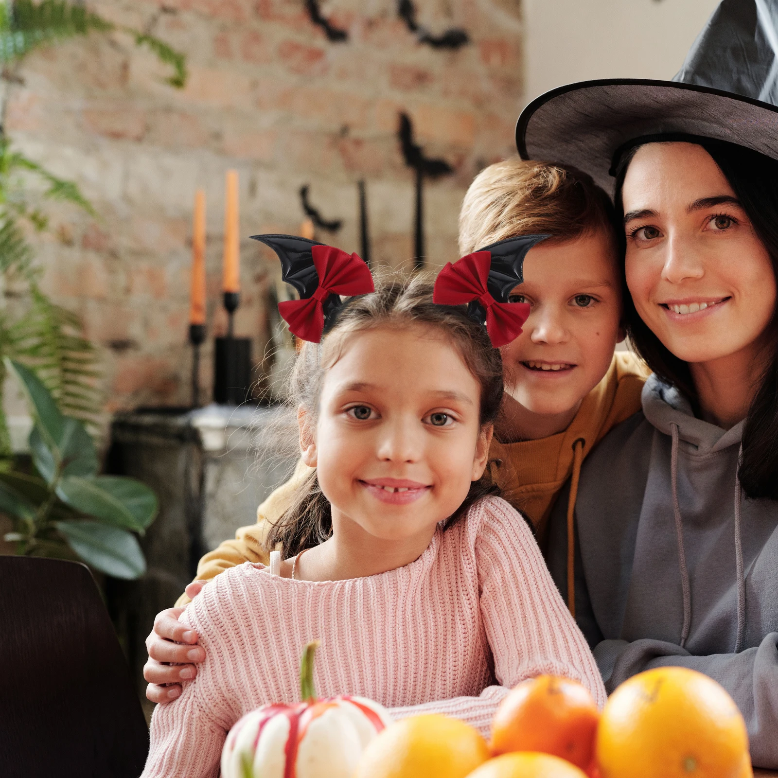 

2Pcs Bat Wing Hair Clips Elegant Bow Style Accessories for Women Toddler Girls Small Barrettes Thin Hair Halloween