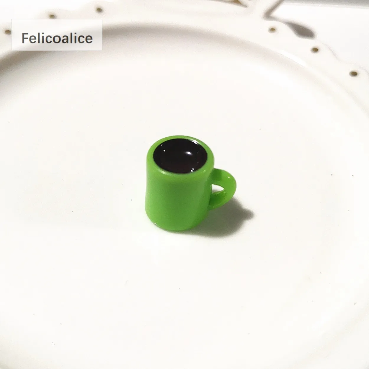 10 stücke kawaii Mini Kaffeetasse Flasche Tiara niedlichen Kinderspiel zeug nach Hause Miniatur Essen spielen Küche Spielzeug Garten dekoration Zubehör – Detail 3