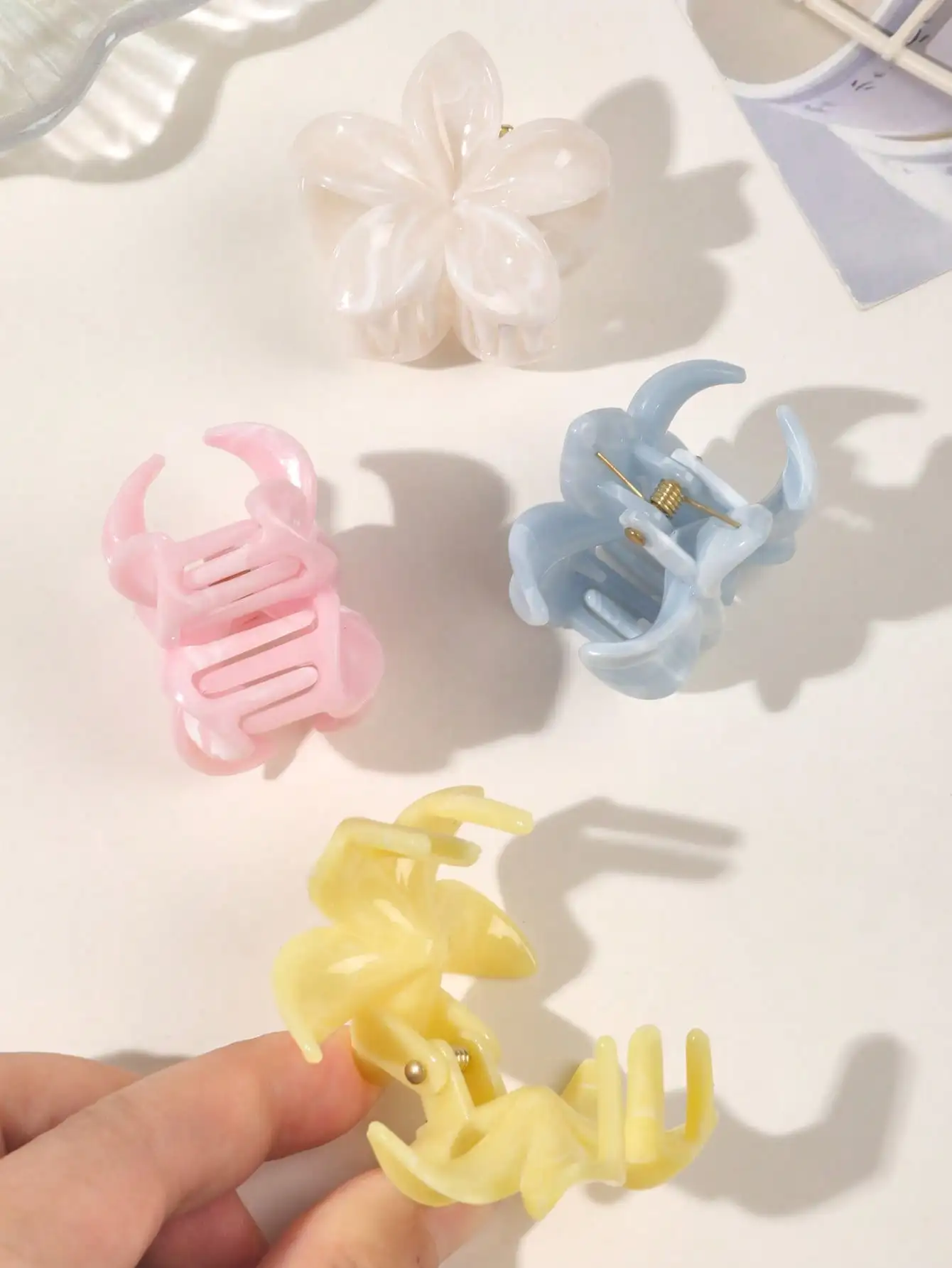 4 Stück mehrfarbige Blumen-Haarklammern für Frauen und Mädchen, rutschfest, niedlich, modisch, Haarschmuck, kleine Haarnadel, Krabben-Haarspange-Stil – Detail 33