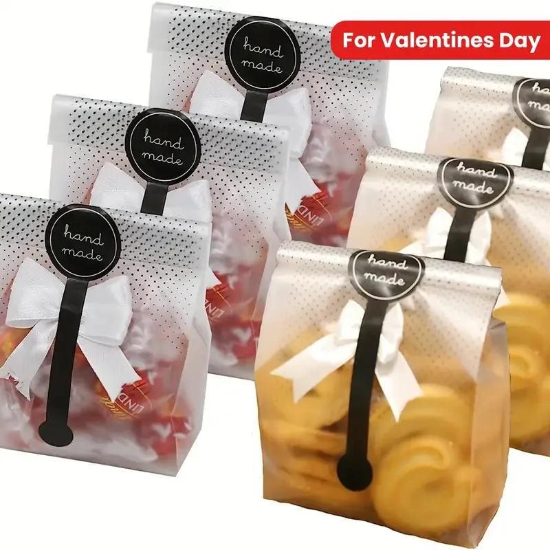 Bolsa de galletas rectangular esmerilada de lunares negros de 60 piezas, bolsa de embalaje de regalo, con pegatina autoadhesiva negra de 8,86 ''× 3,54''