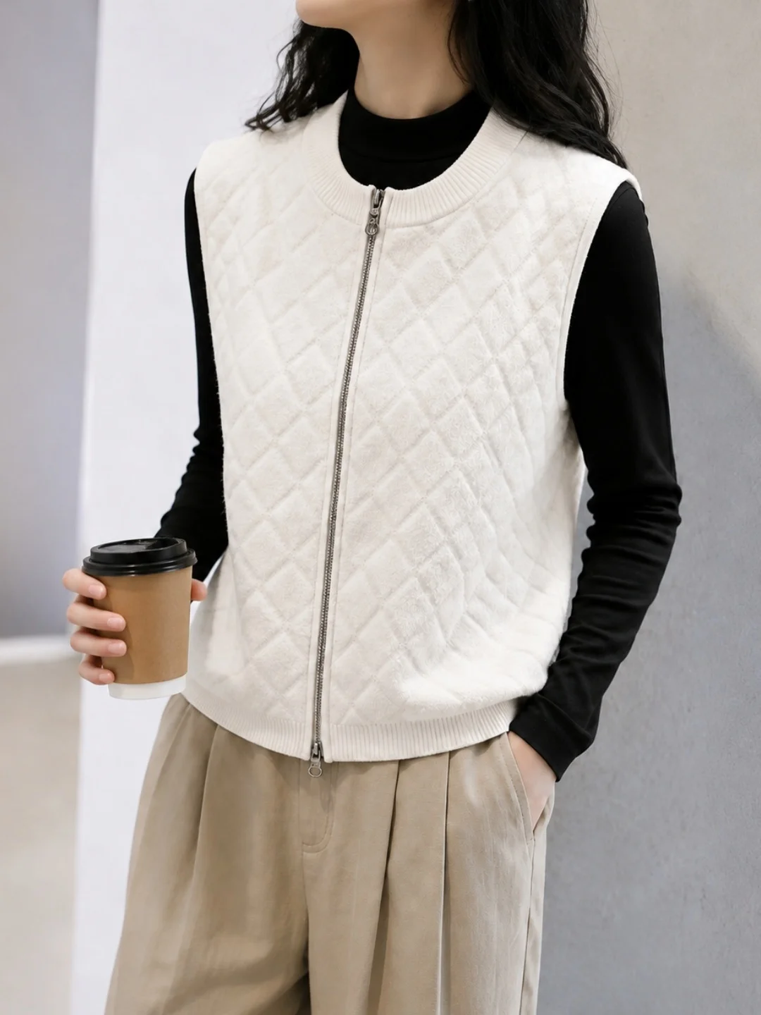 Casual Versatile Zipper Vest Simple Base Shirt Women's Fashion Design Autumn New Arrival Top Layered Style Commute Wind