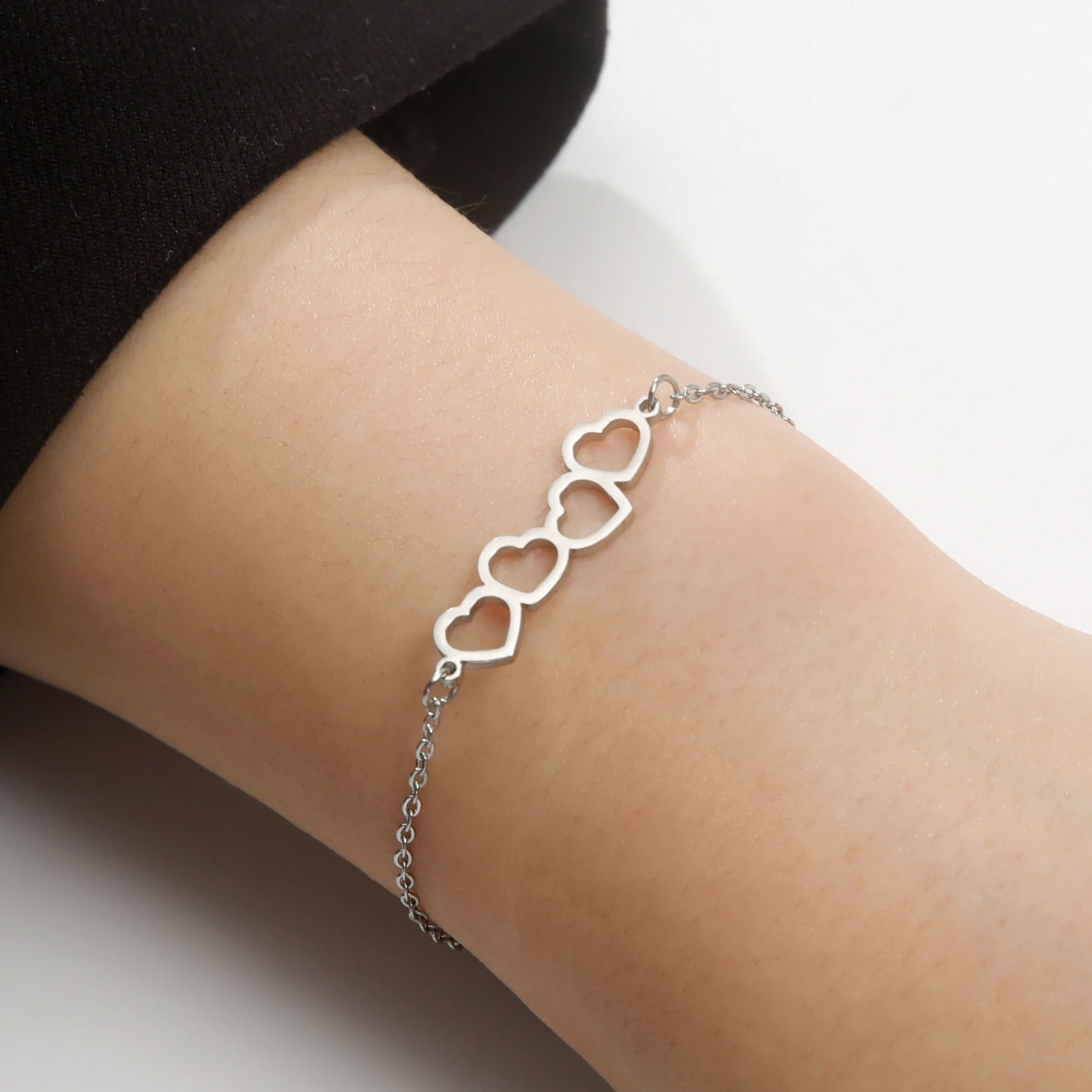 Liebe Herzen romantische exquisite Edelstahl Armbänder für Frauen Glieder ketten Armband Licht Luxus eleganten Jubiläums schmuck