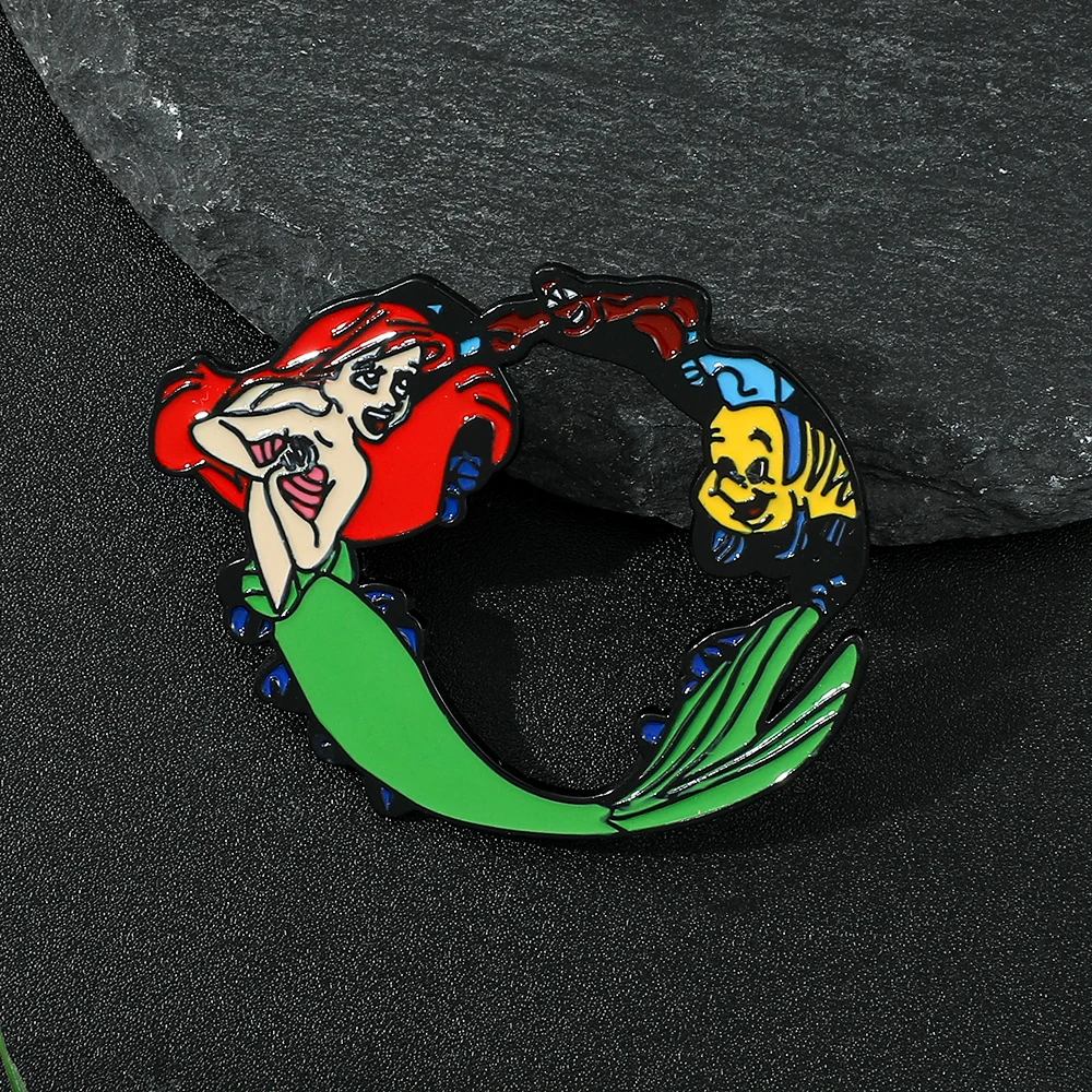 Broche exquisito de dibujos animados, Pin esmaltado de princesa Ariel de sirena, insignia de Metal, joyería, ropa, mochila, accesorios de regalo, 1 ud.