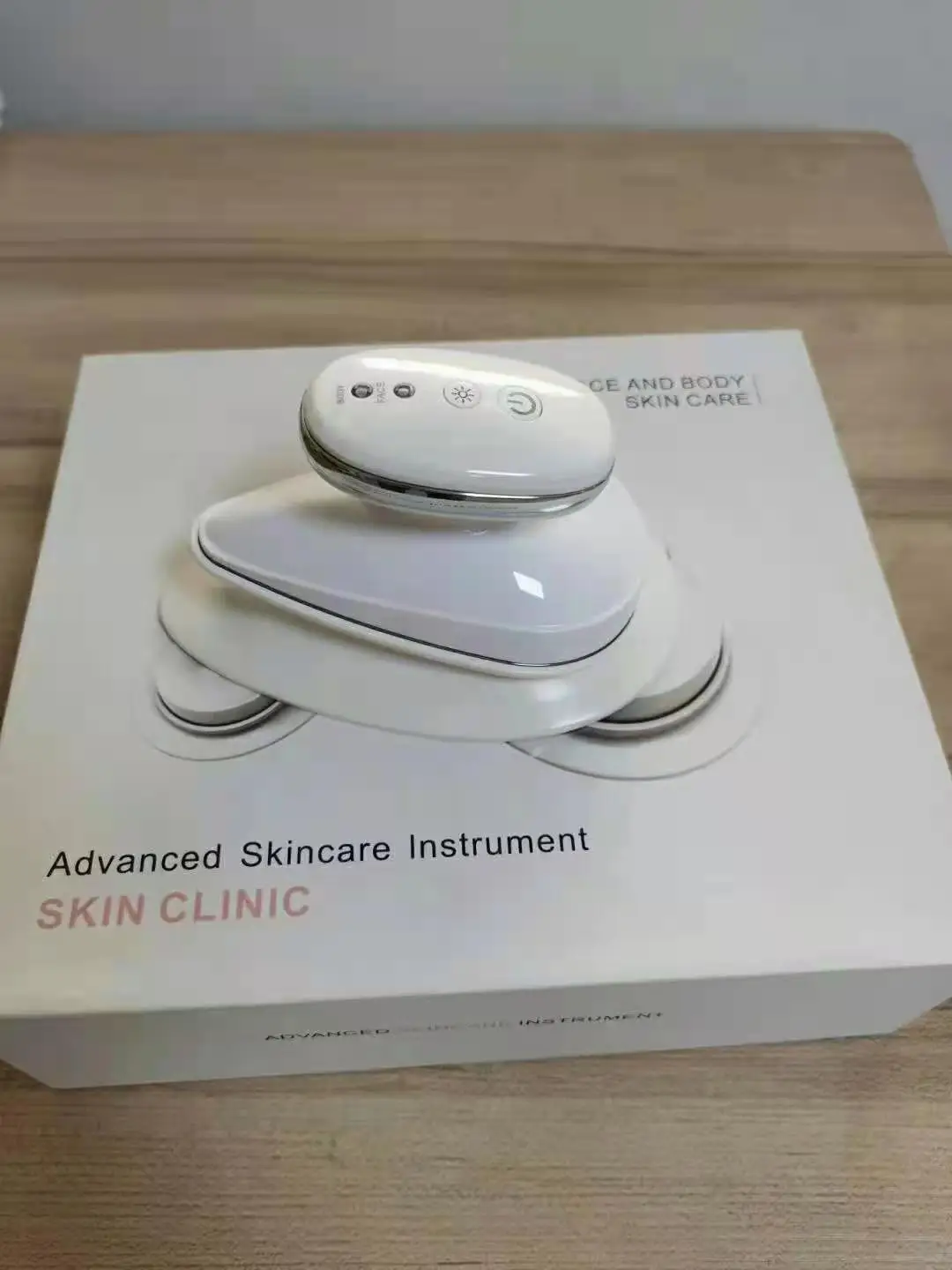 Tragbares Haut-Eisen-Gesichtsmassagegerät, Mikrostrom, Bio-Lift, Vibration, rotes Infrarot-Schönheitsgerät