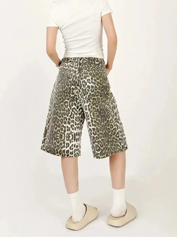 女性のショートパンツデニムヒョウ柄ハイウエストストレートレッグパンツストリート原宿 Y2K レトロ多用途ファッションワイドレッグジーンズ