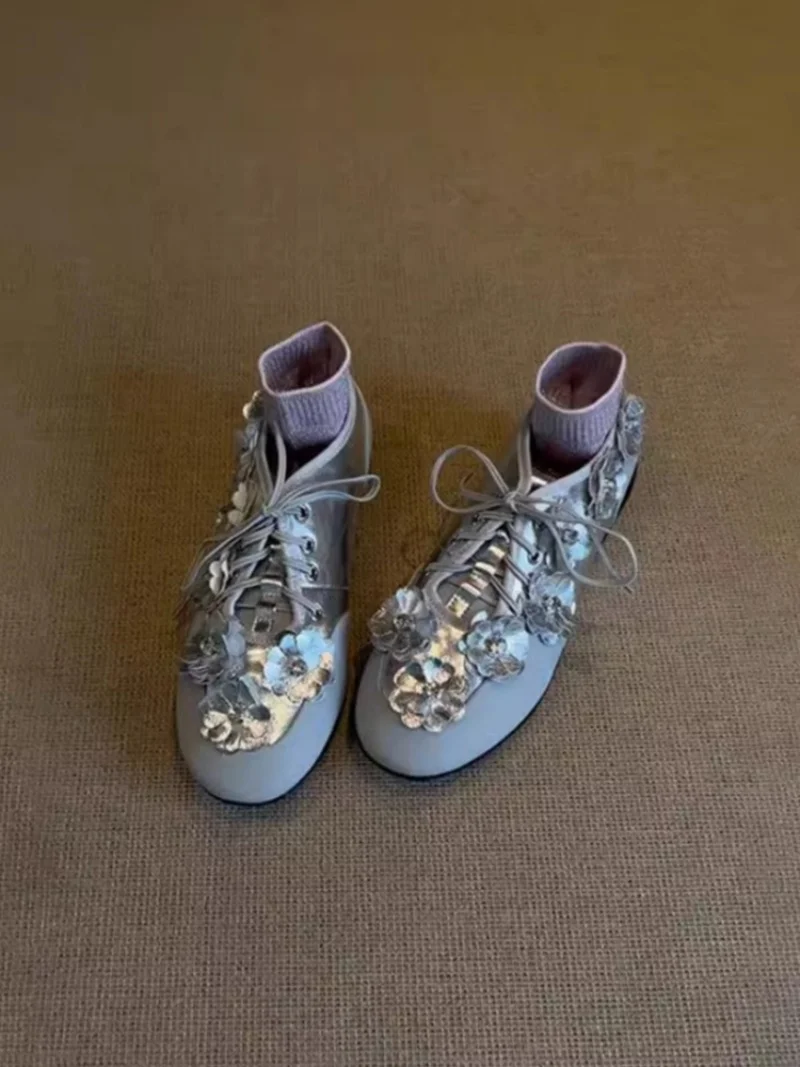 

Новинка весны 2024, женская повседневная спортивная обувь, повседневные офисные женские туфли на плоской подошве с круглым носком, украшенные шнуровкой и цветочным узором