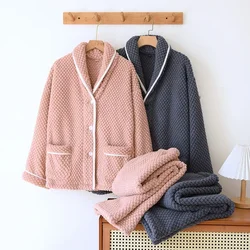 Nuovo Inverno Coppia Pigiama Set Flanella Con Scollo A V Bottoni Corallo Pile Per Uomo E Donna Addensato Più Caldo Vestito Per La Casa A Due Pezzi Set